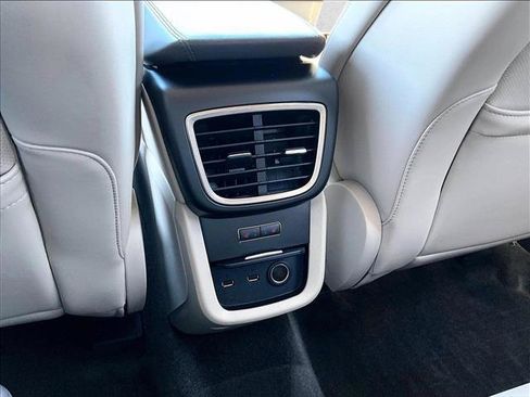 Used 2018 Lincoln MKX Reserve w/ Driver Assistance Package AWD/4WD image 22