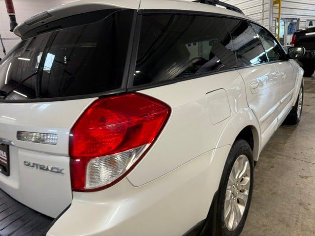 Used 2009 Subaru Outback 2.5i Limited AWD/4WD image 23