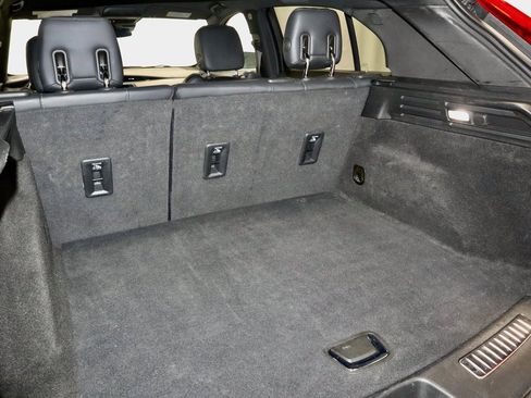 Used 2023 Cadillac XT4 Premium Luxury image 14