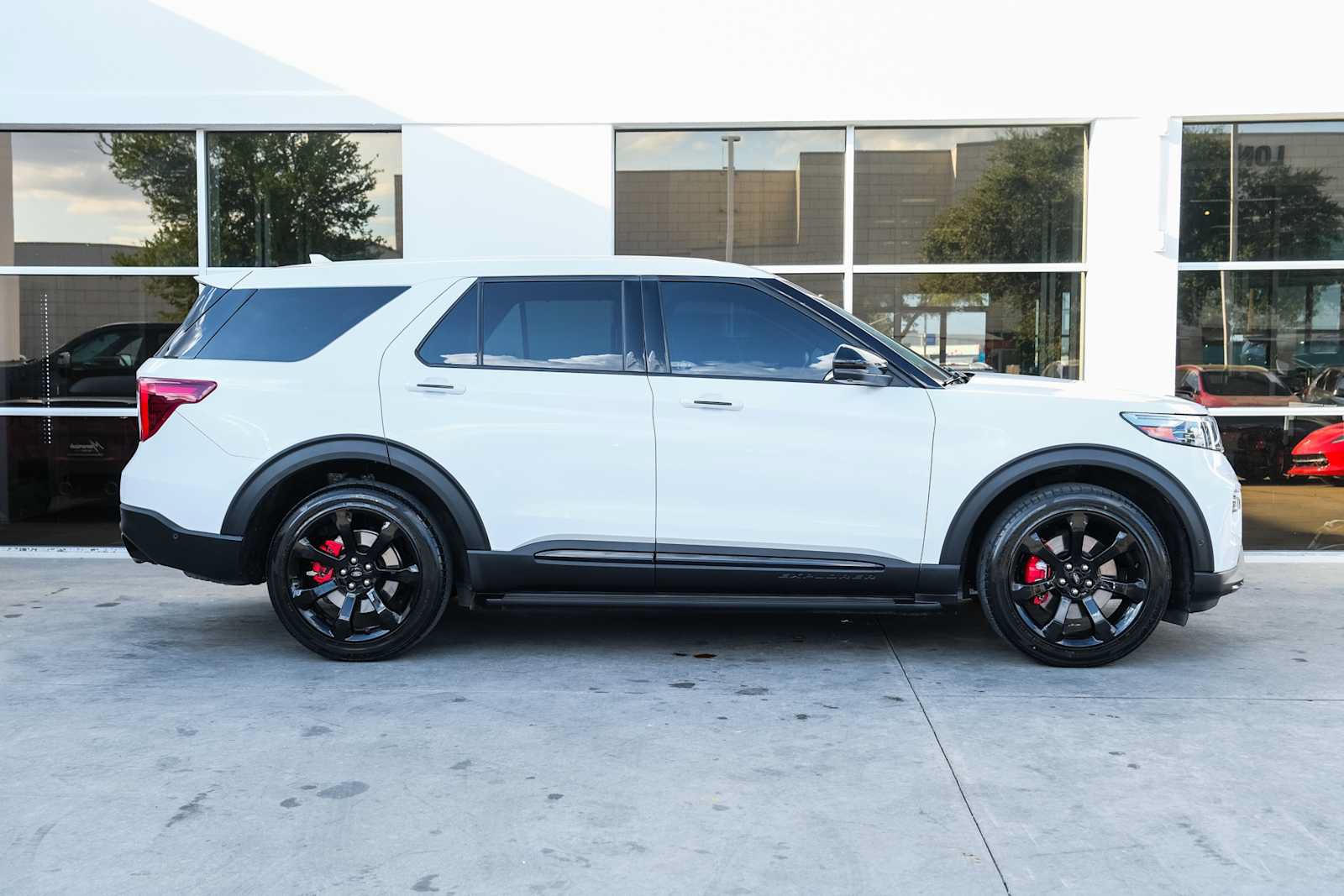 Used 2021 Ford Explorer ST w/ Equipment Group 401A AWD/4WD image 8
