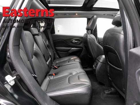 Used 2021 Jeep Cherokee Limited w/ Mopar Interior Package AWD/4WD image 25