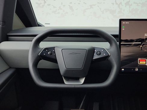 Used 2025 Tesla Cybertruck 2WD Crew Cab image 22