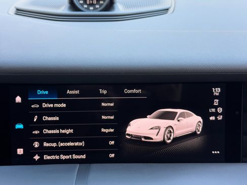 Used 2020 Porsche Taycan 4S image 29