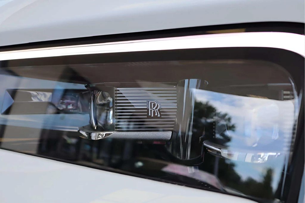 New 2027 Rolls-Royce Cullinan Black Badge AWD/4WD image 17