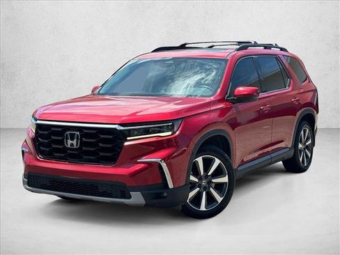 Certified 2023 Honda Pilot Touring image 10