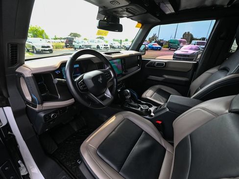Used 2023 Ford Bronco Wildtrak AWD/4WD image 19