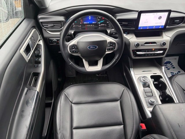 Used 2023 Ford Explorer XLT w/ Equipment Group 202A AWD/4WD image 37