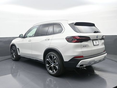 New 2026 BMW X5 xDrive40i w/ Premium Package AWD/4WD image 5