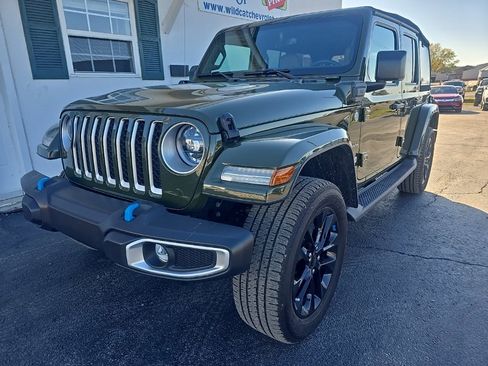 Used 2023 Jeep Wrangler Unlimited Sahara w/ Cold Weather Group image 3