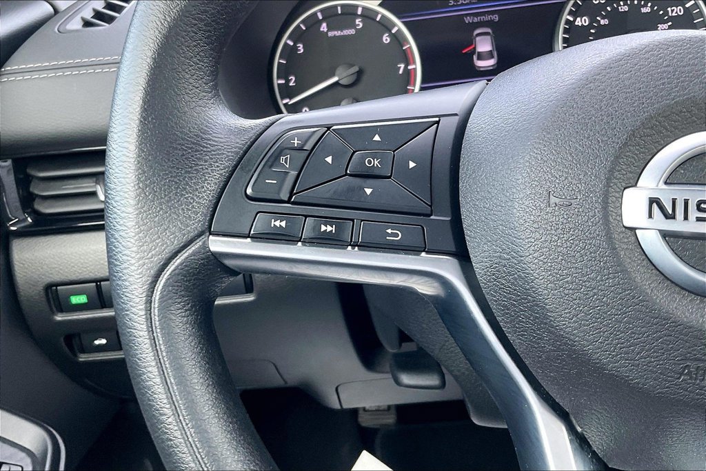 Used 2023 Nissan Sentra SV FWD image 17