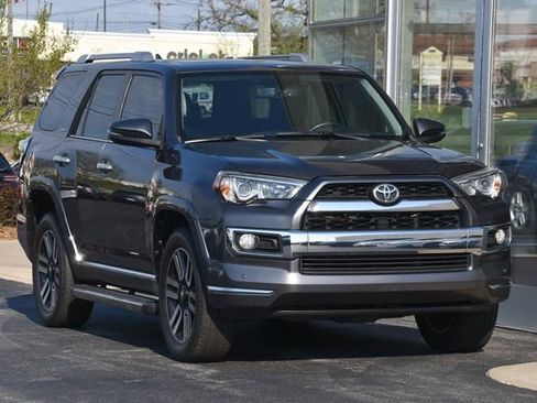 Used 2017 Toyota 4Runner Limited AWD/4WD image 6