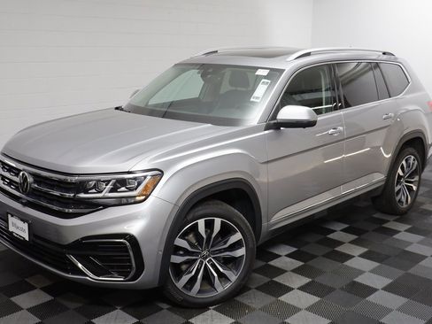 Used 2021 Volkswagen Atlas SEL Premium image 2