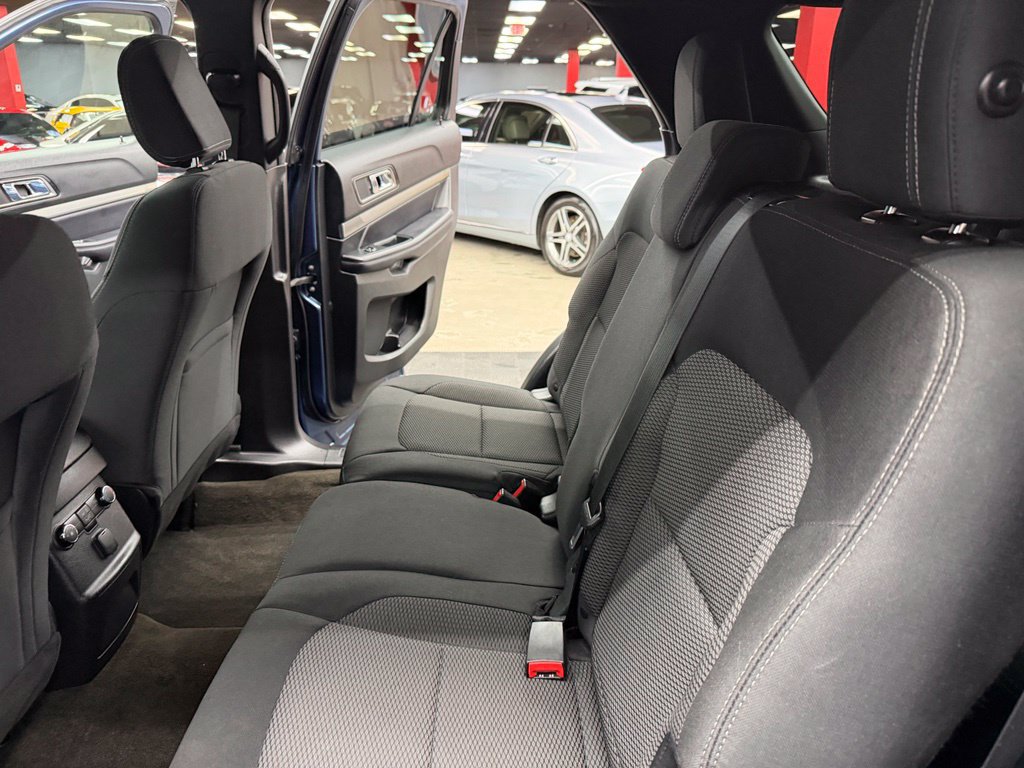 Used 2018 Ford Explorer XLT FWD image 37