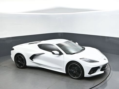 Used 2025 Chevrolet Corvette Stingray Coupe w/ 1LT image 32