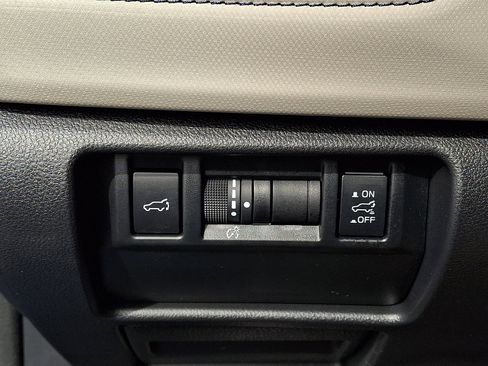 Certified 2025 Subaru Forester Premium image 26