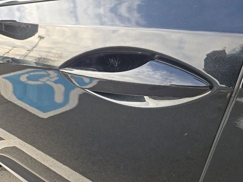 Used 2022 Lexus RX 350L Premium image 11