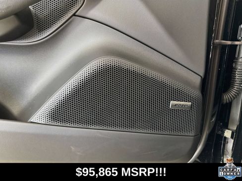 Used 2025 Porsche Macan 4S Electric AWD/4WD image 17