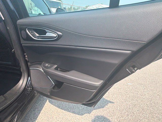 Used 2018 Alfa Romeo Giulia RWD image 11