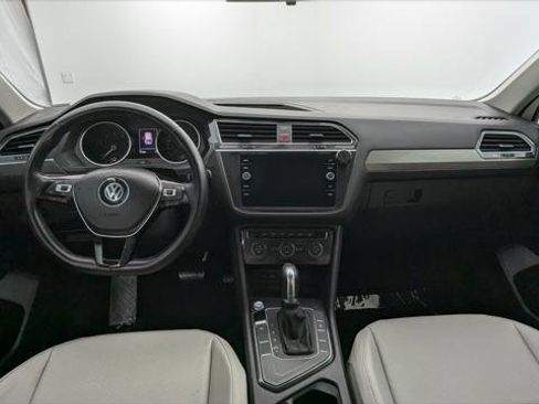 Used 2018 Volkswagen Tiguan SE image 24