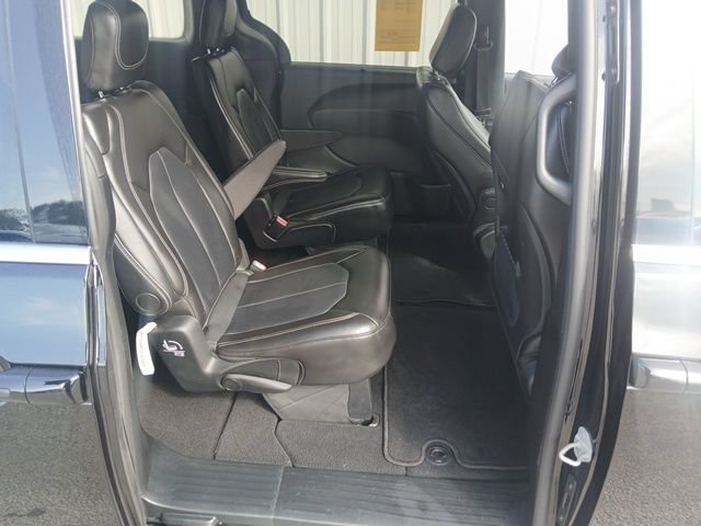 Used 2025 Chrysler Pacifica Select FWD image 23