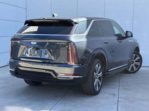 Certified 2025 Cadillac Escalade IQ Luxury 2 w/ LPO, Premium Carpet Package AWD/4WD image 7