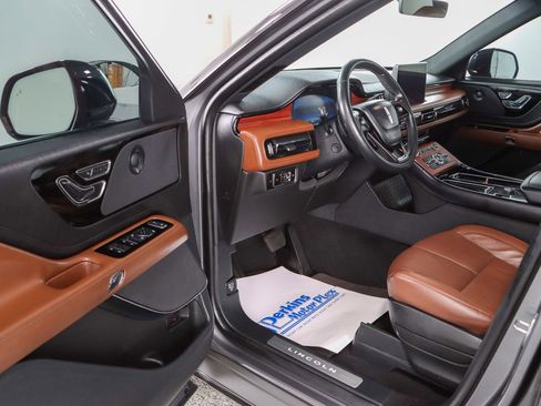 Used 2023 Lincoln Aviator Reserve w/ Equipment Group 201A AWD/4WD image 3