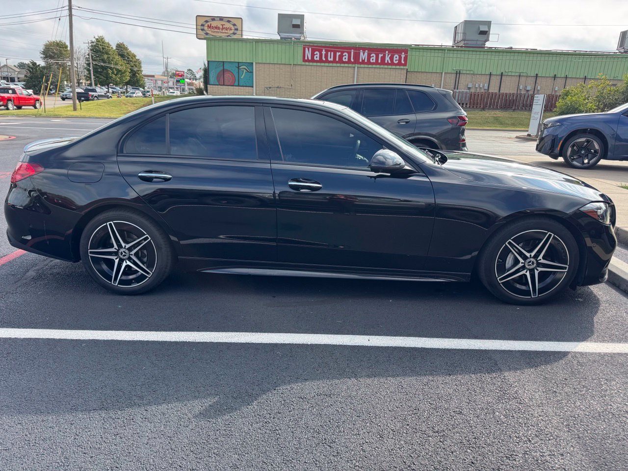 Used 2024 Mercedes-Benz C 300 4MATIC Sedan image 2