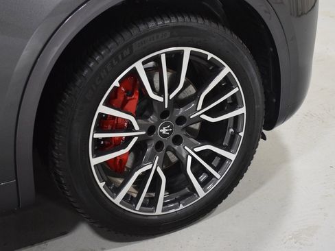 Certified 2024 Maserati Grecale GT image 18