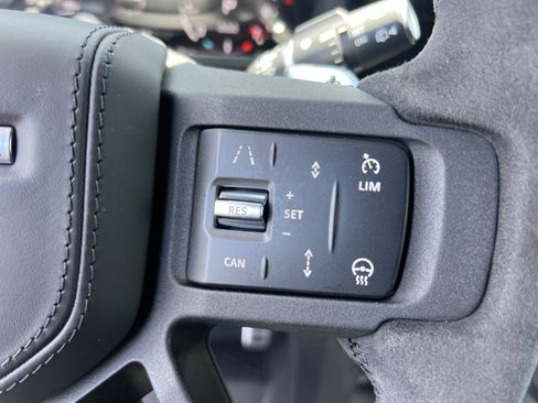 Certified 2023 Land Rover Defender 90 V8 AWD/4WD image 23