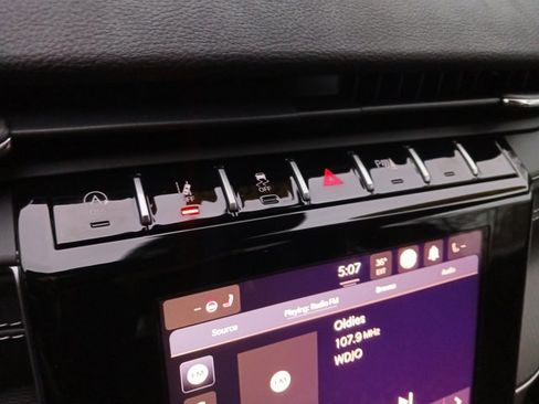 Used 2025 Jeep Grand Cherokee Laredo X w/ Luxury Tech Group I image 28