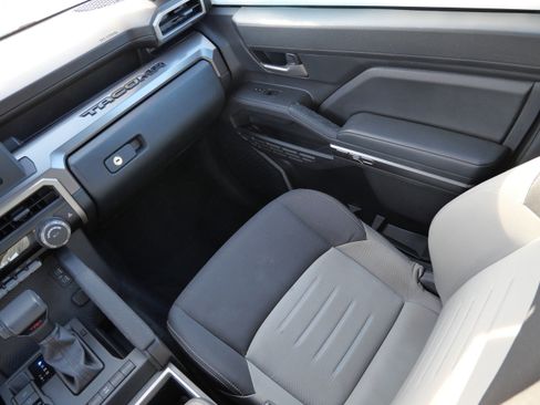 Used 2024 Toyota Tacoma TRD Off-Road image 11