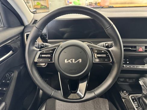 Used 2025 Kia Seltos S FWD image 19