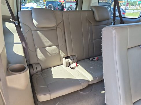 Used 2019 Chevrolet Suburban LT image 31