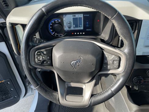 Used 2022 Ford Bronco Badlands image 14