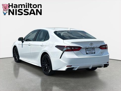 Used 2024 Toyota Camry SE w/ Convenience Package FWD image 4