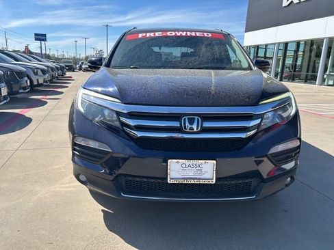 Used 2017 Honda Pilot Elite image 2