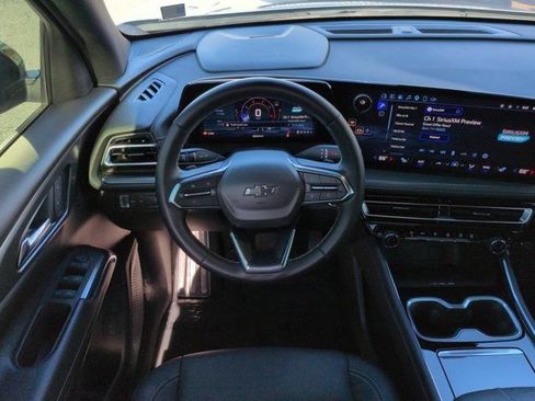 Used 2024 Chevrolet Traverse LT w/ Midnight/Sport Edition FWD image 15