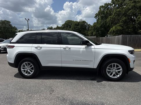 Used 2024 Jeep Grand Cherokee Laredo X w/ Luxury Tech Group I AWD/4WD image 6