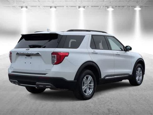 Used 2023 Ford Explorer XLT w/ Equipment Group 202A AWD/4WD image 8