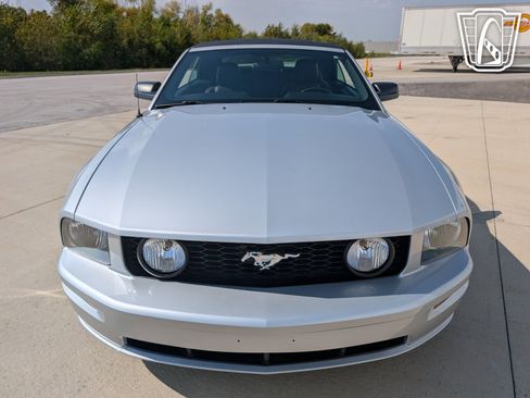 Used 2005 Ford Mustang GT image 23