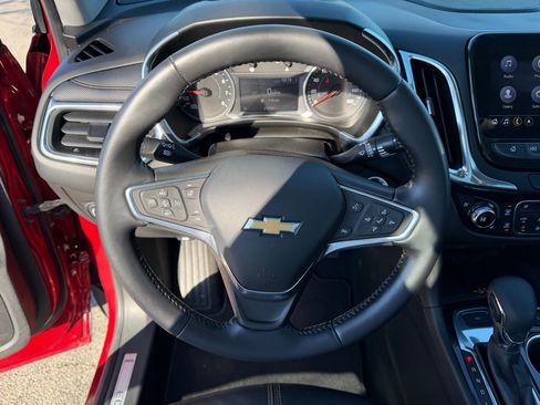 Used 2022 Chevrolet Equinox Premier image 12