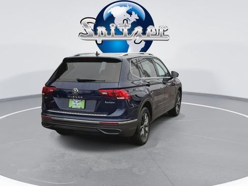 Used 2022 Volkswagen Tiguan SE image 3