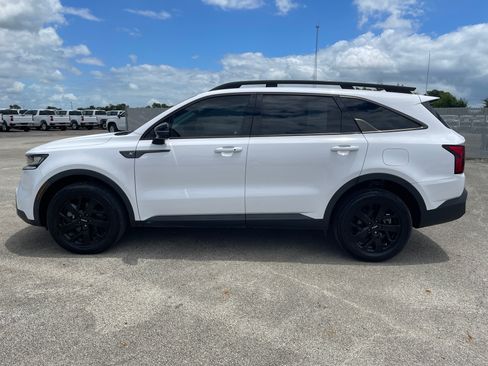 Used 2023 Kia Sorento S w/ Panoramic Sunroof Package AWD/4WD image 7