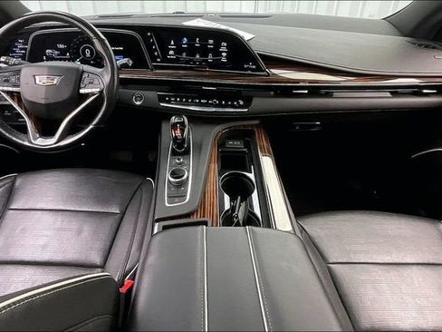 Used 2021 Cadillac Escalade Premium Luxury w/ Performance Package AWD/4WD image 15