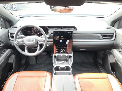 Used 2025 GMC Terrain Elevation w/ Technology Package II image 5