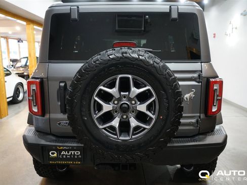 Used 2023 Ford Bronco Badlands image 6