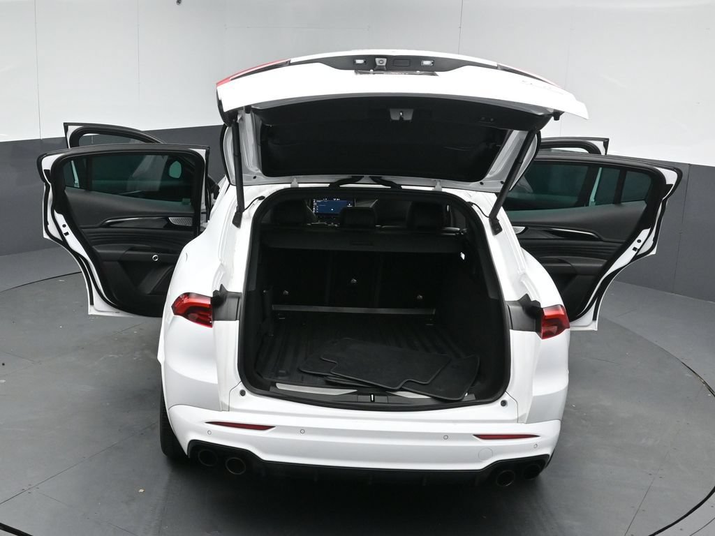 Used 2023 Maserati Grecale Modena AWD/4WD image 48