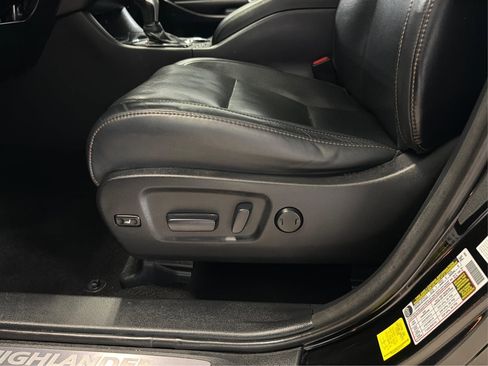 Used 2015 Toyota Highlander Limited AWD/4WD image 23