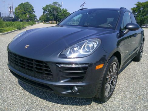 Used 2018 Porsche Macan AWD/4WD image 12
