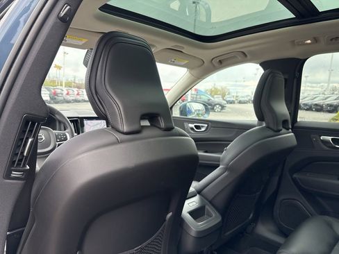Certified 2023 Volvo XC60 B5 Core w/ Climate Package AWD/4WD image 30